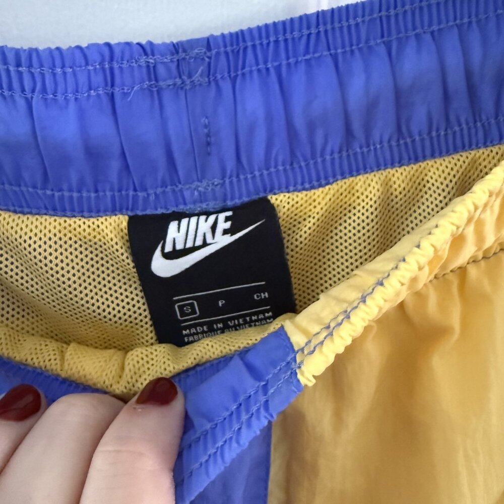 Nike Shorts - Picture 4 of 5
